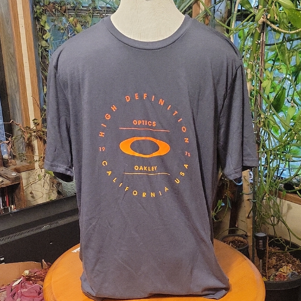 Oakley Men's Gray T-Shirt
